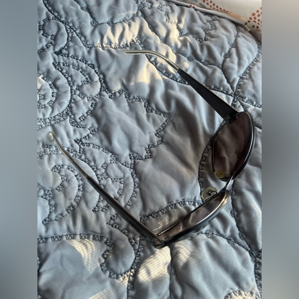 VERSACE Made in Italy Sunglasses - Picture 5 of 16